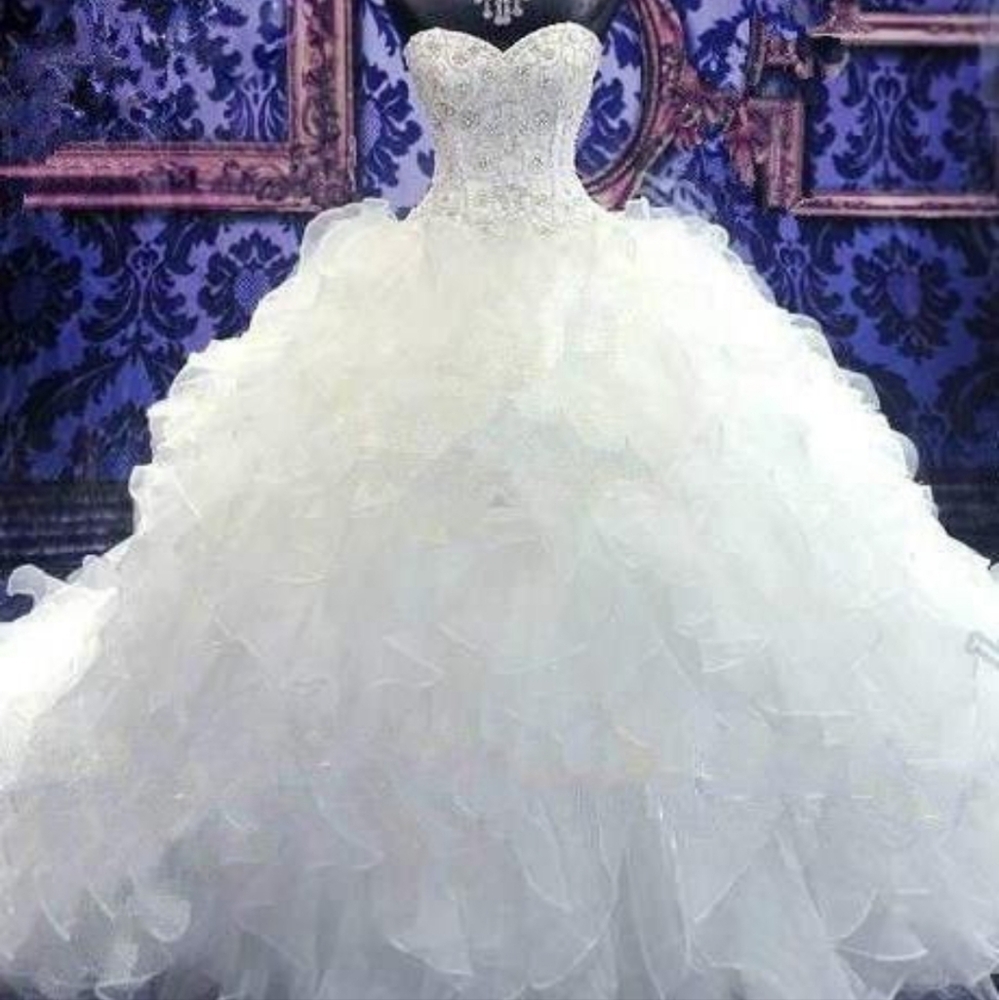 Sequin Ruffle High-Low wedding dress with Veil - Picture 10 of 12